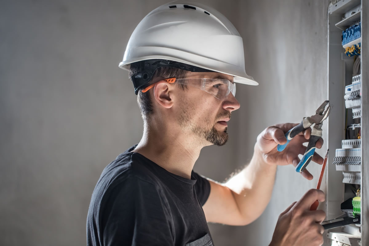 6 Surprising Facts About Electricians