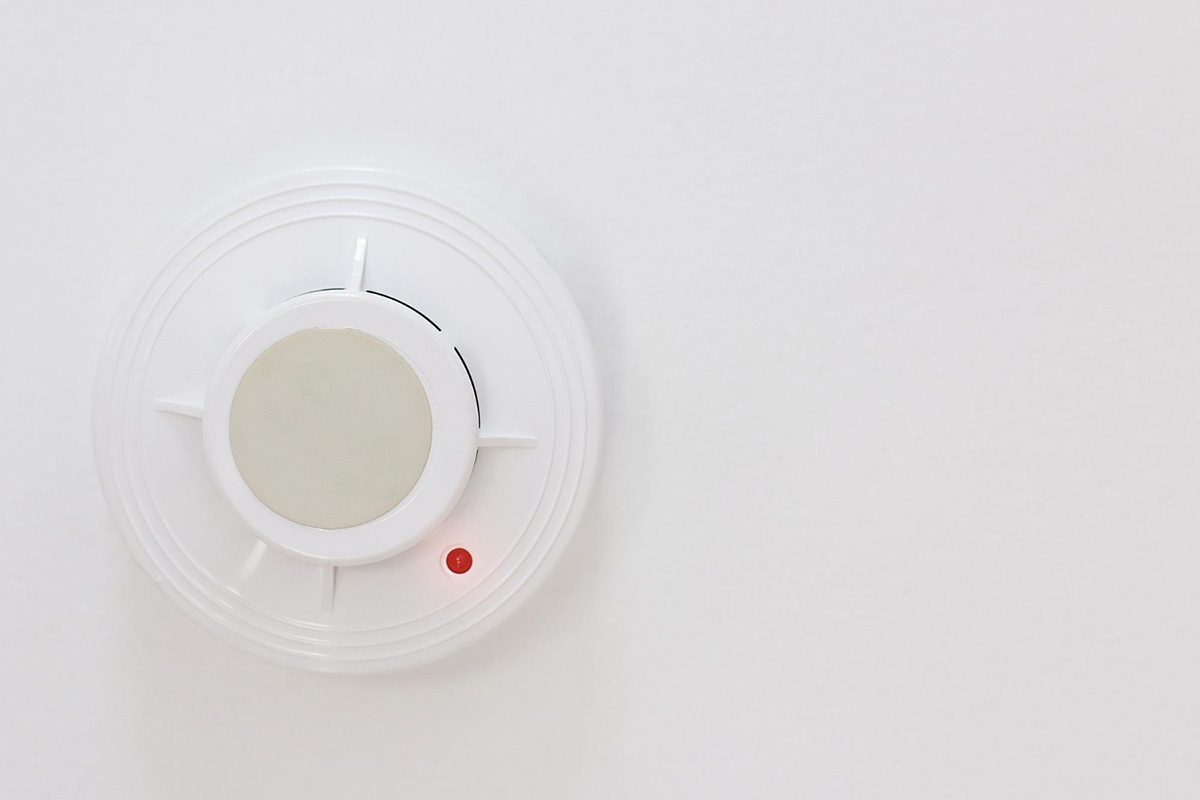 How to Maintain Your Smoke Detector to Keep You Safe