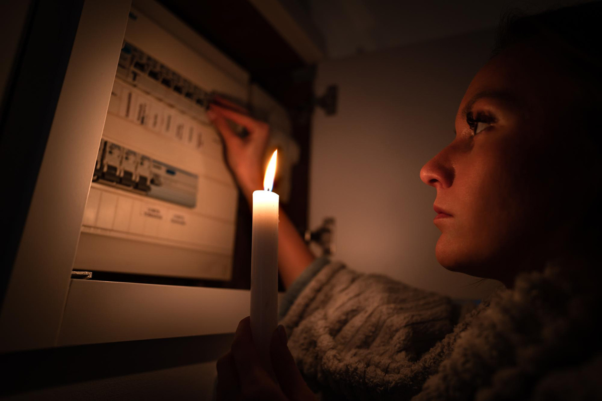 Power Outage Kit with Emergency Lantern for a Blackout at Home