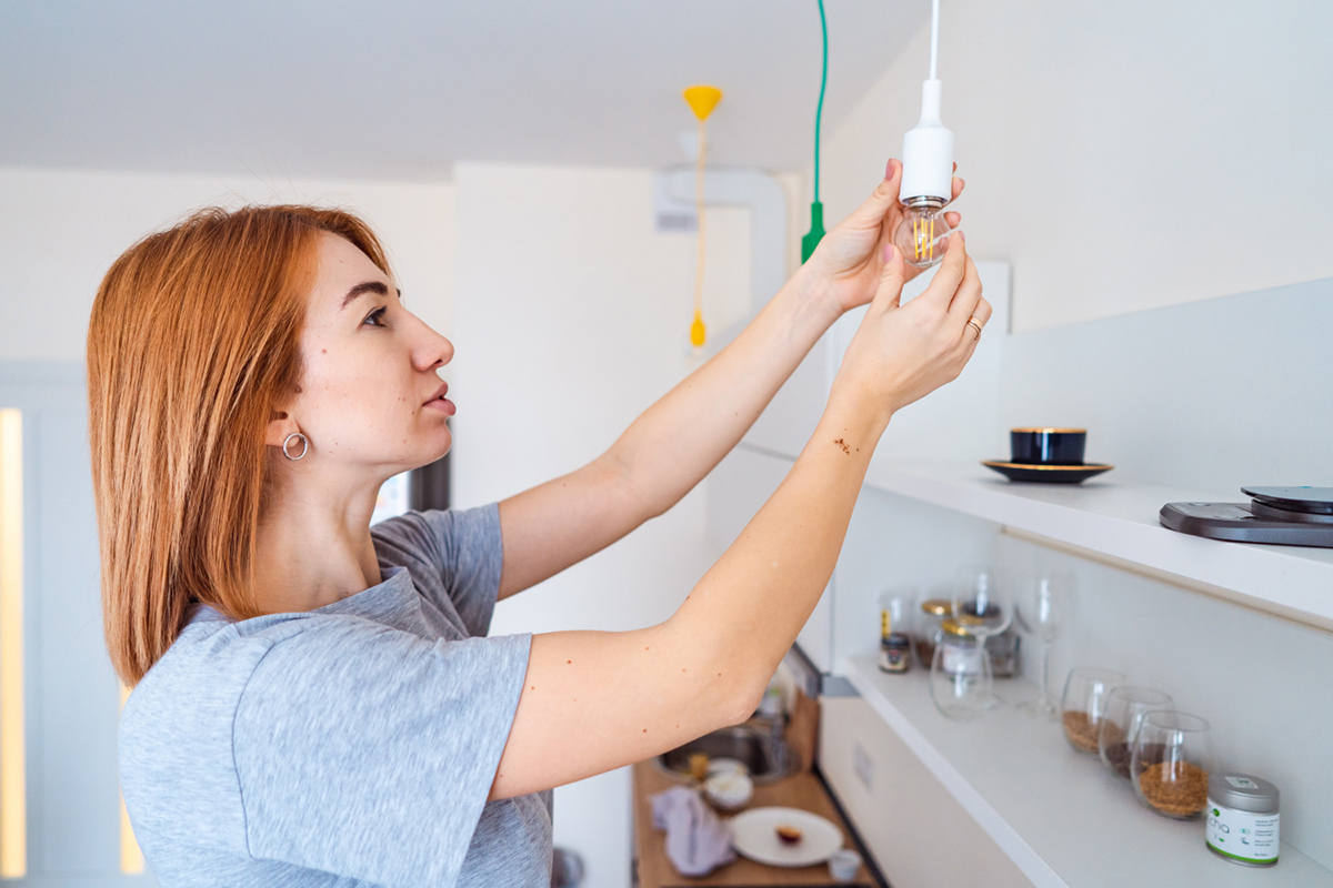 Keep Your Home Safe By Learning to Spot these Electrical Problems